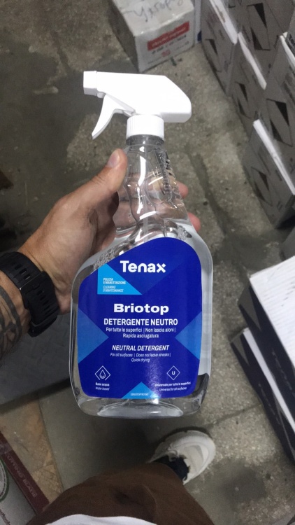 Миючий засіб Tenax BrioTop 1 л спрей для щоденного догляду за натуральним або штучним каменем керамікою склом