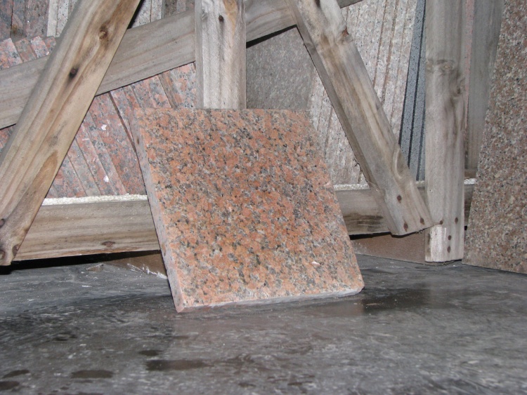 Плитка гранитная G562 Marple Red 300х300х30 ММ ТЕРМО