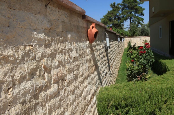 Плитка із травертину Classic Light Split Face 2.1х15см х FL (вільна довжина), бежева з колотою поверхнею Standart