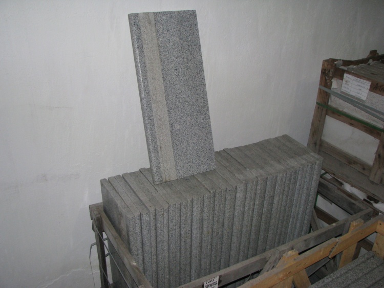 Ступени гранитные G603 Light Grey 790х340х30 мм Полированные, ФАСКА