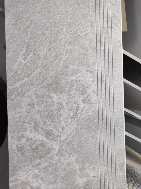 Сходинка з керамограніту Zeus Ceramica Kalakito Ivory SZRXKA1BRNQ Еко 600х300х9,2 мм бежева, під камінь, матова, з протиковзскими прорізами