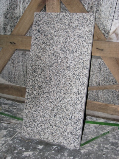 Плитка гранітна G623 Silver Grey 600х300х20 мм Полірована