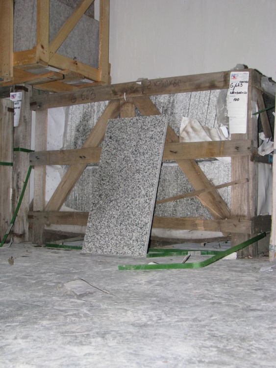 Плитка гранитная G623 Silver Grey 600х300х20 мм Полированная