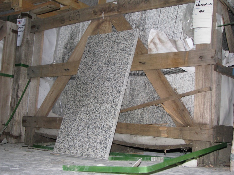 Плитка гранитная G623 Silver Grey 600х300х20 мм Полированная