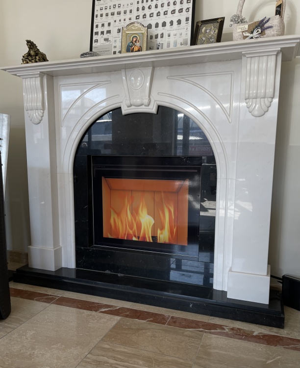 Портал для камина Bravo Манчестер Polaris + Nero Marquina мрамор белый/черный прямой