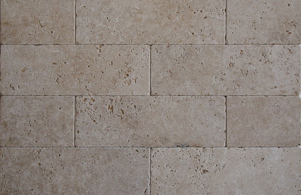 Плитка з травертину Light Tumbled 1х7,5х20,3 см, бежева із зістареною поверхнею Антик Export