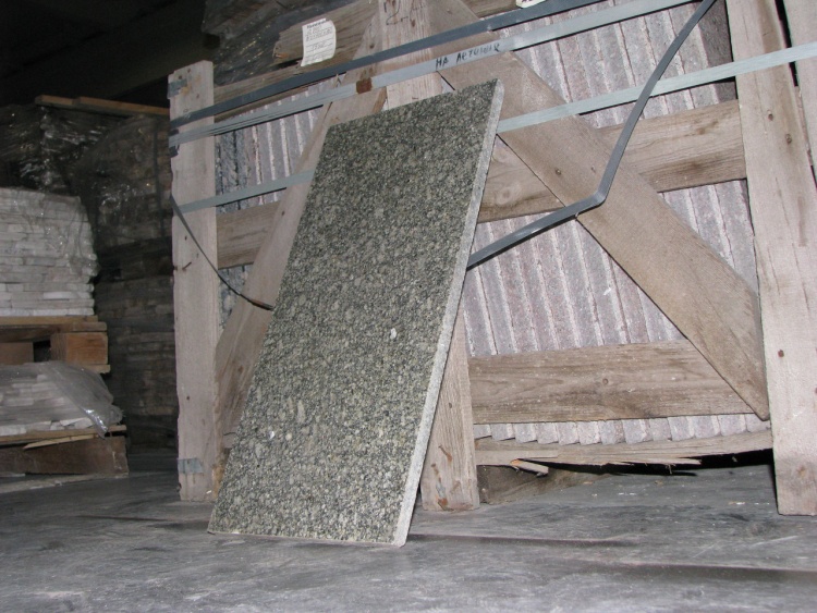 Плитка гранитная Танский карьер 600х300х20 мм Полированная