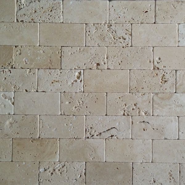 Плитка з травертину Light Tumbled 1х7,5х15 см, бежева із зістареною поверхнею Антик Export