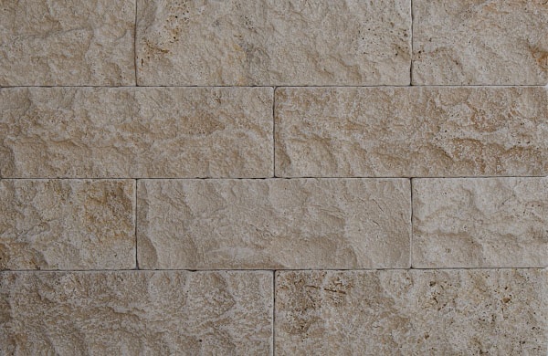 Плитка із травертину Classic Light Split Face and Tumbled 2.1х15см х FL (вільна довжина), бежева з колотою зістареною поверхнею Standart