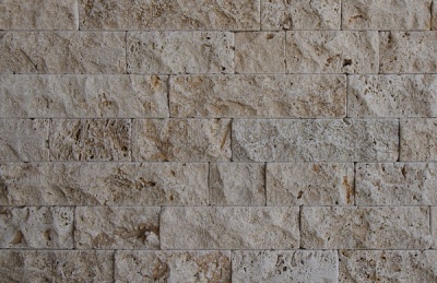 Плитка из травертина Classic Light Split Face and Tumbled 2.1х7,5см х FL (свободная длина), бежевая с колотой состаренной поверхностью Standart 