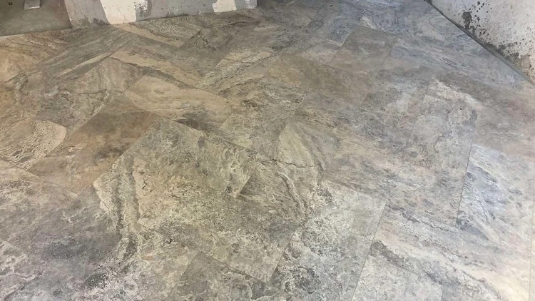 Плитка із травертину Silver Filled and Honed 1,2х30,5х61 см, сіра матова заповнена шліфована Export