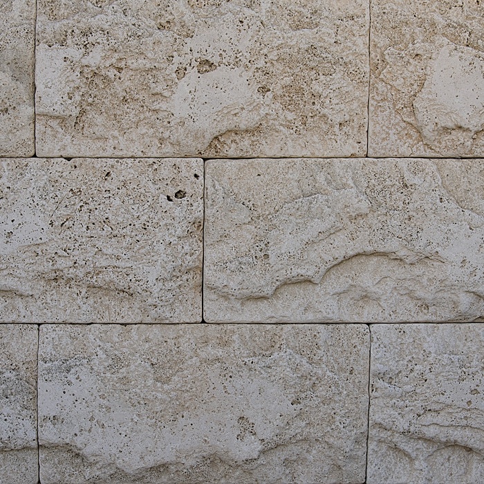 Плитка із травертину Light Split Face and Tumbled 2.1х30,5см х FL (вільна довжина), Скеля бежева з колотою зістареною поверхнею Export