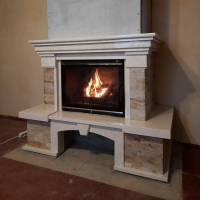 Портал для каміна Bravo Карпати Мармо Crema Marfil мармур + Болгарський сланець бежевий прямий n1