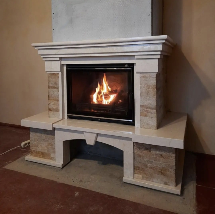 Портал для каміна Bravo Карпати Мармо Crema Marfil мармур + Болгарський сланець бежевий прямий n1