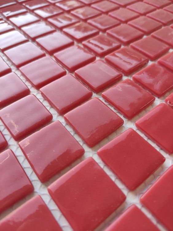 Мозаїка зі скла AquaMo MK25121 Red 25x25x4 (317x317) мм глянцева на сітці