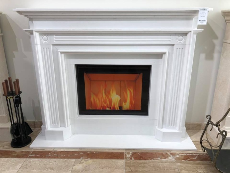 Портал для каміна Bravo Рига Volakas мармур білий прямий