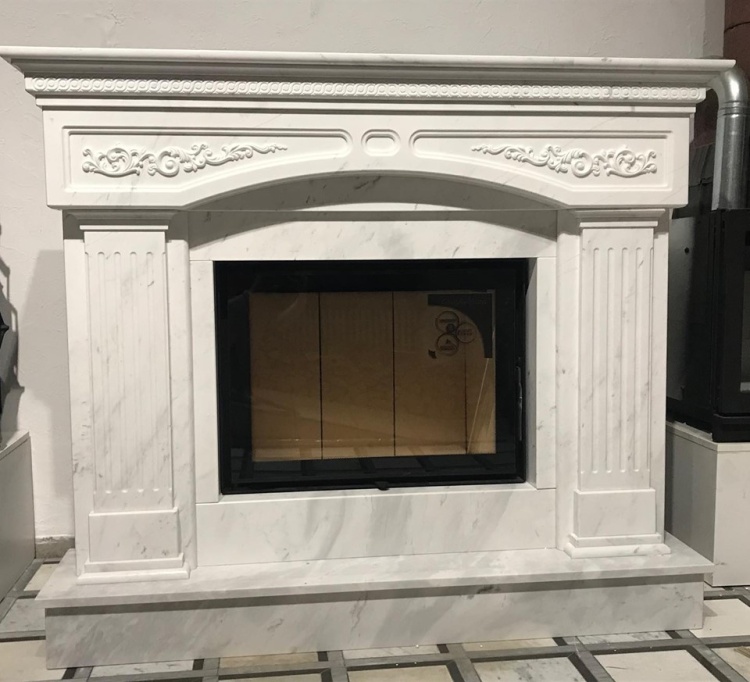 Портал для камина Bravo Валенсия Polaris мрамор белый прямой