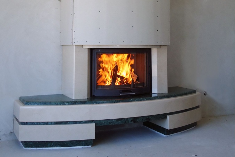 Портал для каміна Bravo Осло Botticino + Verde Guatemala мармур бежевий/зелений прямий з балкою