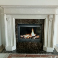 Портал для каміна Bravo Клайпеда Crema Marfil + Emperador Dark мармур бежевий/коричневий прямий Портал для каміна Bravo Клайпеда Crema Marfil + Emperador Dark мармур бежевий/коричневий прямий