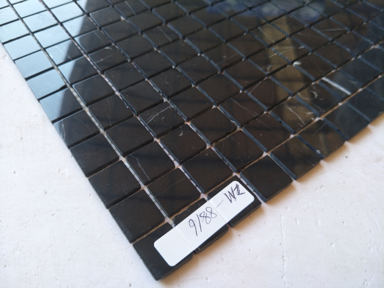 Мозаїка з мармуру D-CORE ZM-8816M Nero Marquina 20x20x4 (305x305) мм глянцева на сітці