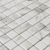 Мозаїка з мармуру D-CORE ZM-8817M Volakas 20x20x4 (305x305) мм глянцева на сітці