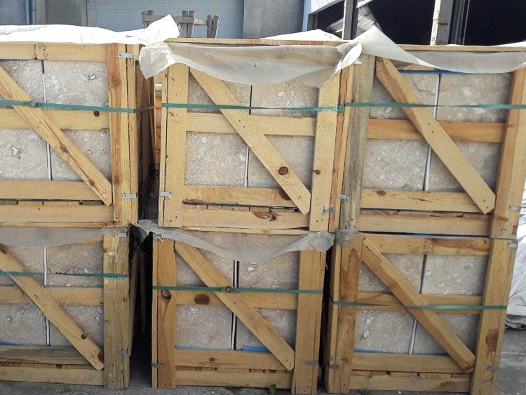 Плитка з травертину Light Filled and Honed 1,2 х30, 5х61 см, бежева матова заповнена шліфована Standart 2-nd ch.