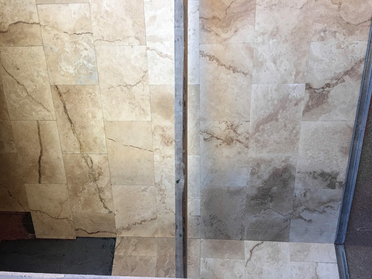 Плитка из травертина Light Filled and Honed 1,2х30,5х45,7 см, бежевая матовая заполненная шлифованная Standart 2-nd ch.