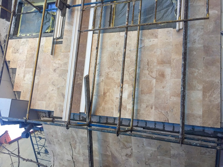 Плитка из травертина Light Filled and Honed 1,2х30,5х45,7 см, бежевая матовая заполненная шлифованная Standart 2-nd ch.