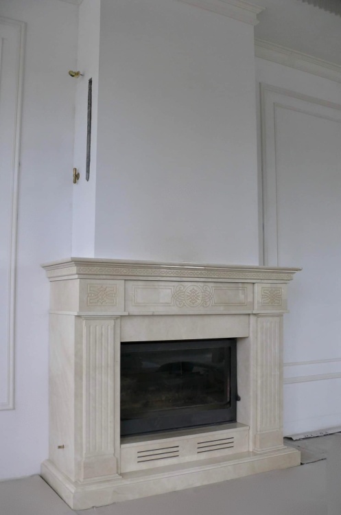 Портал для каміна Bravo Александрія Crema Marfil мармур бежевий прямий