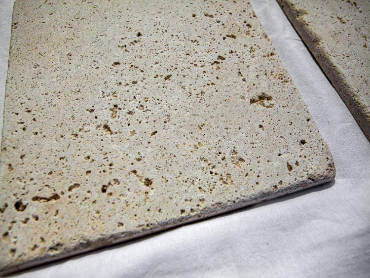 Плитка з травертину Classic Light Tumbled 1,2х20,3х20,3 см, бежева із зістареною поверхнею Антик Standart