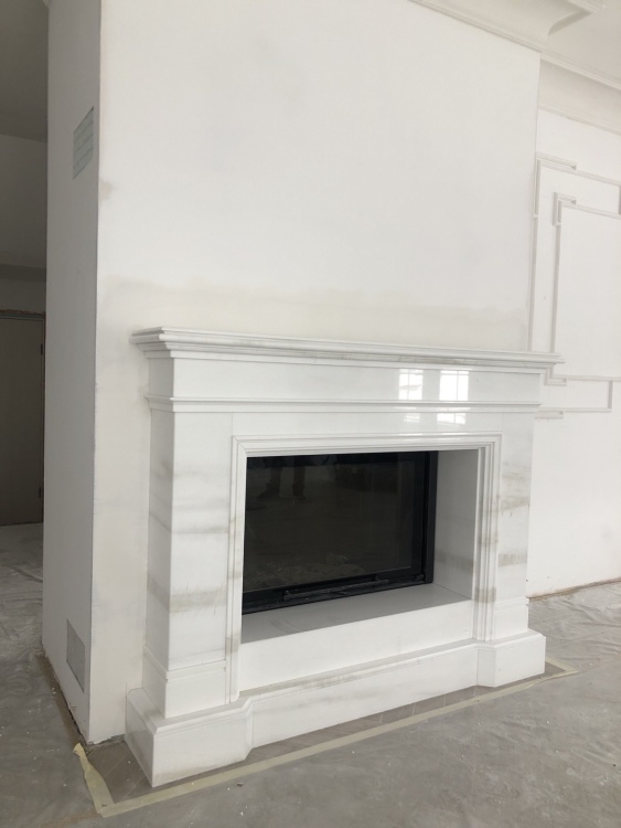 Портал для каміна Bravo Мадрид Volakas мармур білий прямий