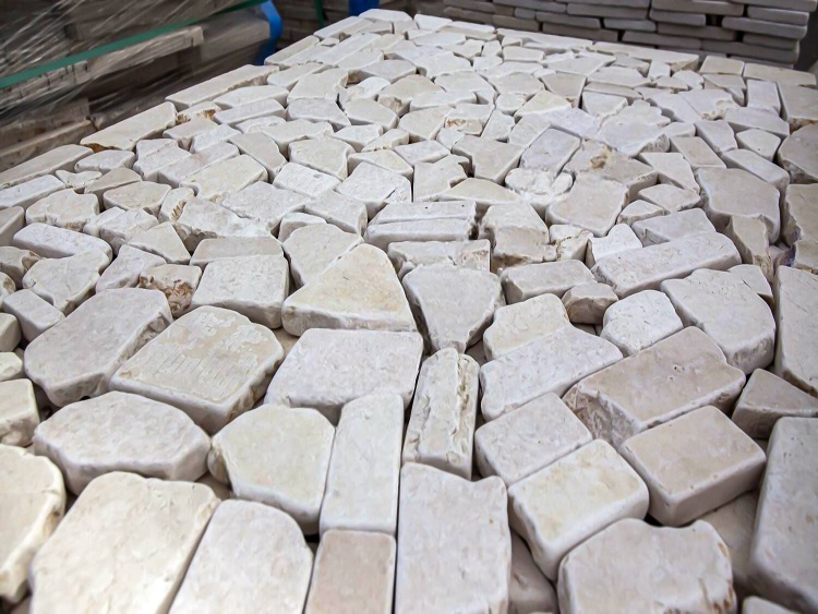 Брекчия мраморная без сетки, бежевая 20мм