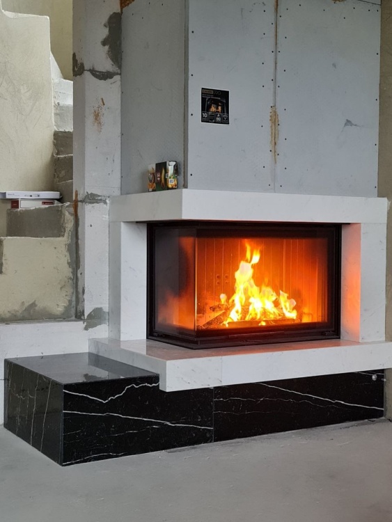 Портал для каміна Bravo Техно-2 Polaris + Nero Marquina мармур білий/чорний кутовий