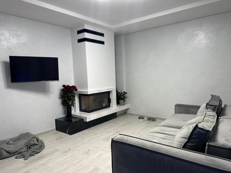 Портал для каміна Bravo Техно-2 Volakas + Nero Marquina мармур білий/чорний кутовий