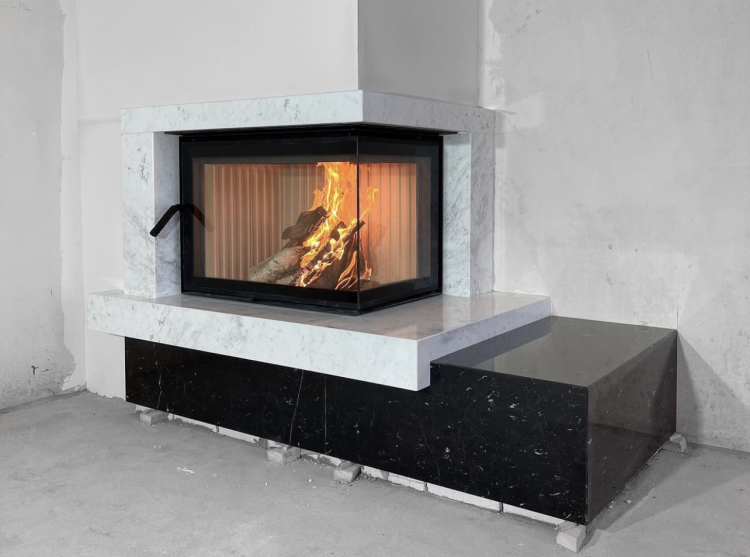 Портал для каміна Bravo Техно-2 Volakas + Nero Marquina мармур білий/чорний кутовий