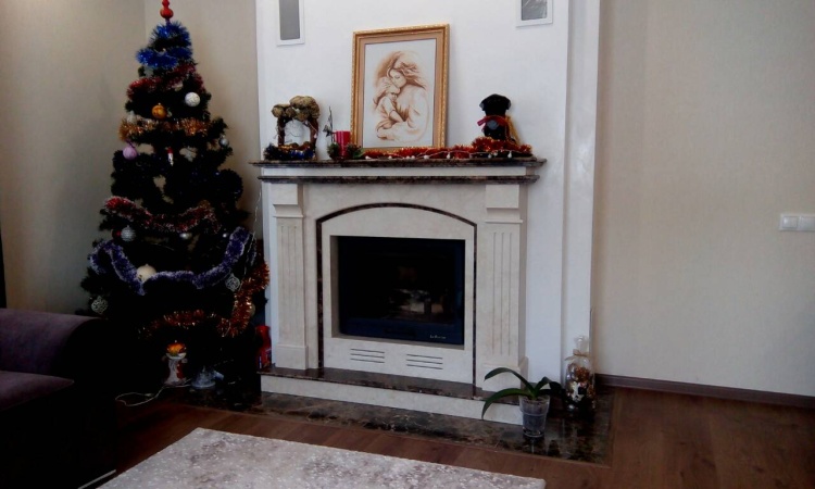 Портал для каміна Bravo Тулуза Botticino + Emperador Dark мармур бежевий/коричневий прямий