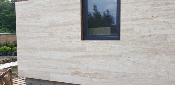 Плитка з травертину Light vein cut (Daino Reale) Filled and Honed 1,2 х30, 5х61 см, бежева матова заповнена шліфована Export