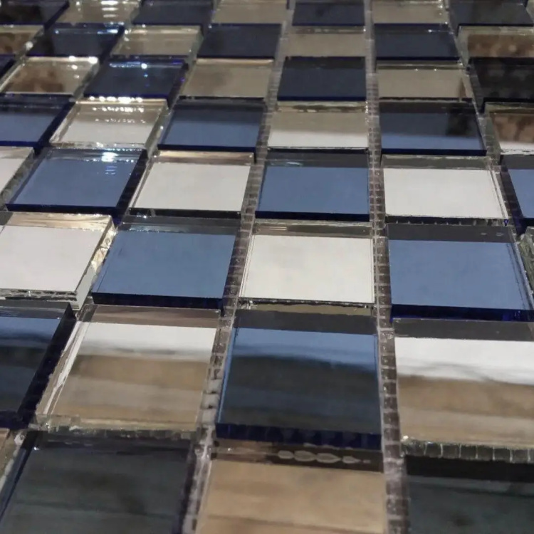 Мозаїка дзеркальна DecorStoneHub Zs-mix-ZG сріблясто-графітова 330х330 мм шаховий орнамент для клубу