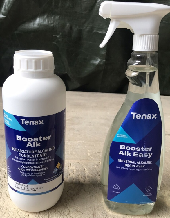 Очищувач Tenax Booster Alk 1 л, від стійких забруднень, жирів та епоксидних смол, слідів від гуми з каменю