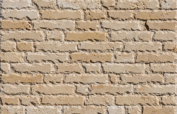 Плитка з травертину Light Brushed 2,1х5см х FL (вільна довжина), бежева брашована з колотим краєм Export