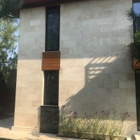 Плитка з травертину Light Brushed 1,2 х30, 5х61 см, бежева брашована Export Плитка з травертину Light Brushed 1,2 х30, 5х61 см, бежева брашована Export