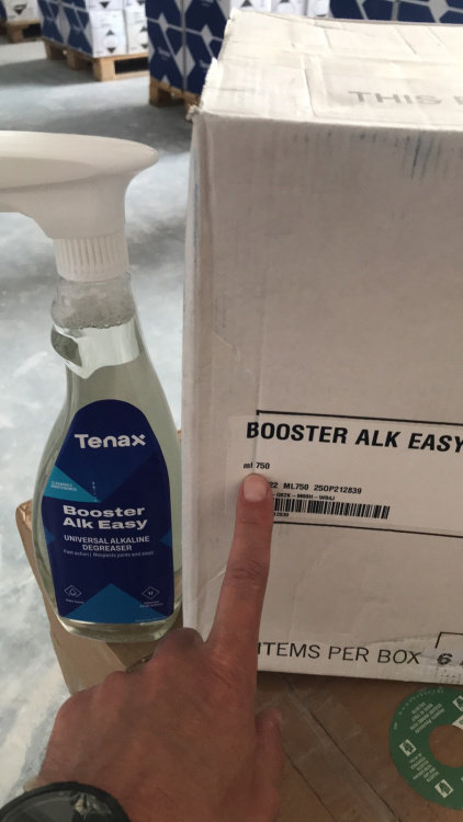 Миючий засіб Tenax Booster Alk Easy 750 мл, спрей від органічних забруднень і жиру на камені та кераміці