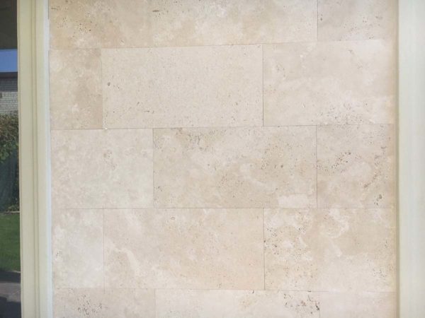 Плитка з травертину Light Brushed 1,2 х30, 5х61 см, бежева брашована Standart