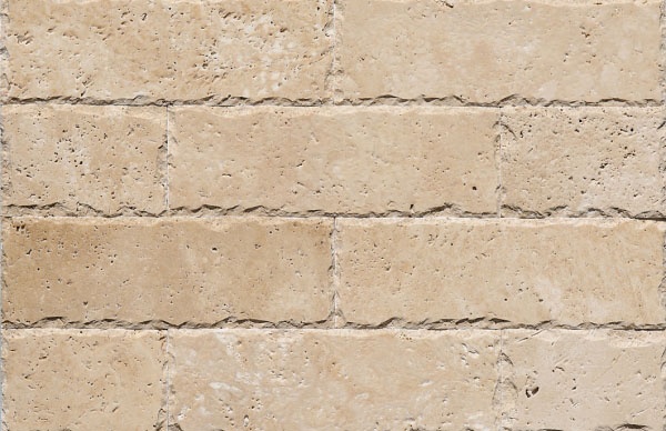 Плитка из травертина Light Brushed 1х10х30 см, бежевая брашированная с колотым краем Export