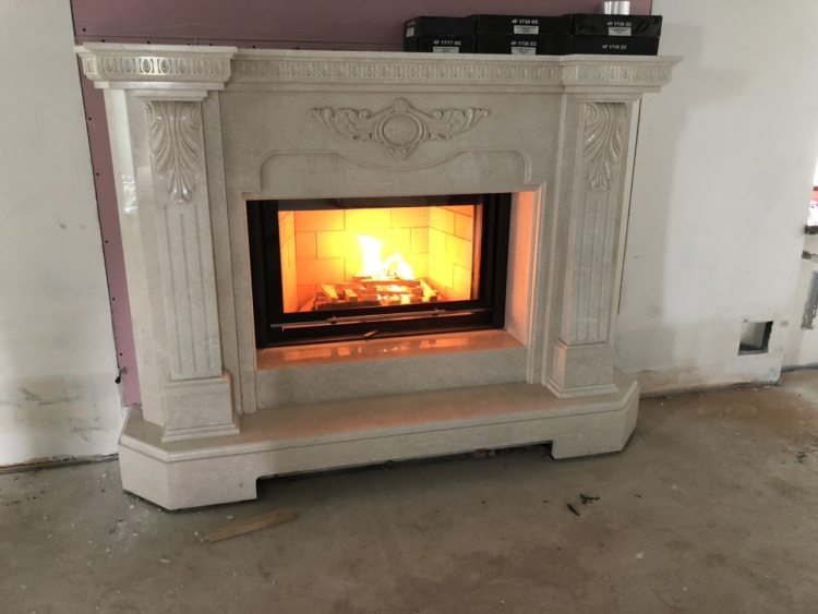 Портал для каміна Bravo Барселона Botticino та Emperador Dark мармур бежевий/коричневий прямий