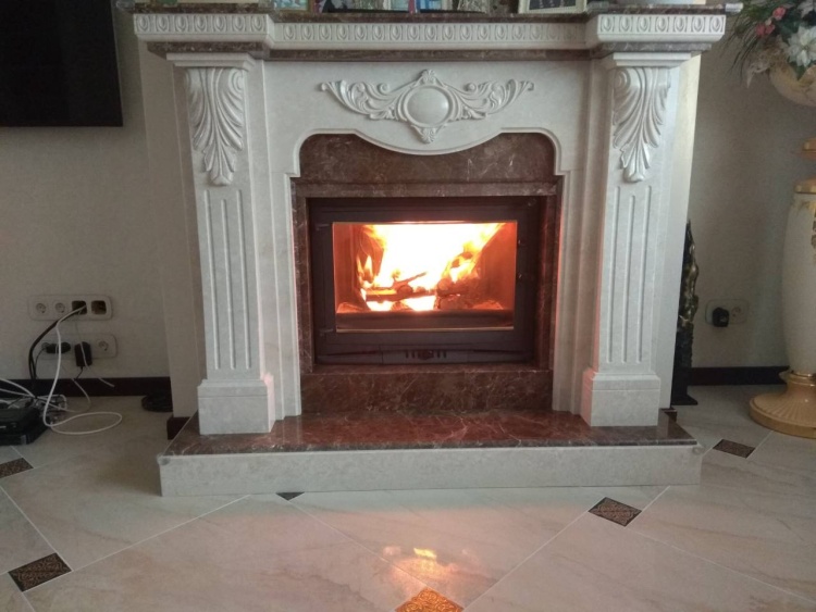 Портал для каміна Bravo Барселона Botticino та Emperador Dark мармур бежевий/коричневий прямий