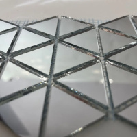 Мозаїка дзеркальна DecorStoneHub Zs-смуга-Z срібляста 1000х85 мм трикутник для клубу та ресторану Мозаїка дзеркальна DecorStoneHub Zs-смуга-Z срібляста 1000х85 мм трикутник для клубу та ресторану