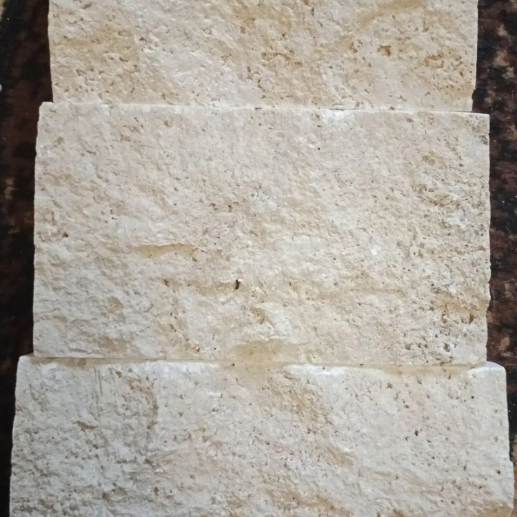 Плитка з травертину Light Split Face 2.1х10см х FL (вільна довжина), бежева з колотою поверхнею Export